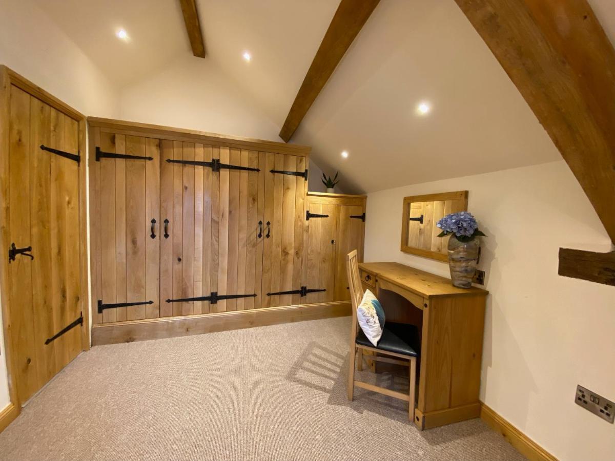 Folly Cottage & The Old Forge Colerne Екстериор снимка